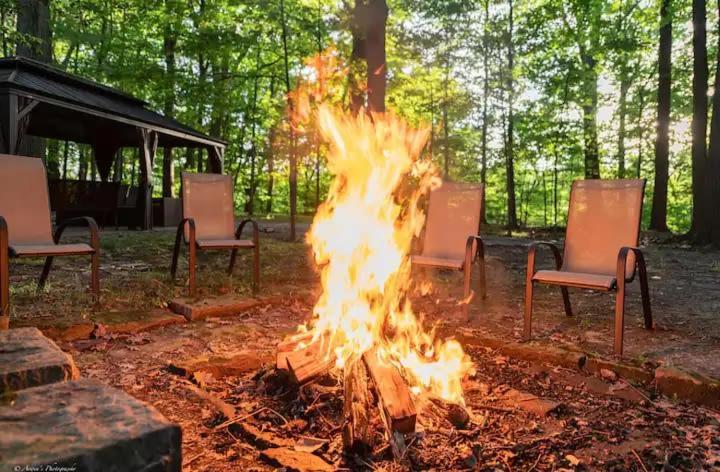Log Cabin - Natures Oasis - Fire Pit & Gazebo Cleveland Buitenkant foto